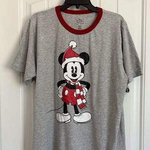 Like New Disney Santa Mickey Mouse Ringer Tee Pajama Short  Size XL